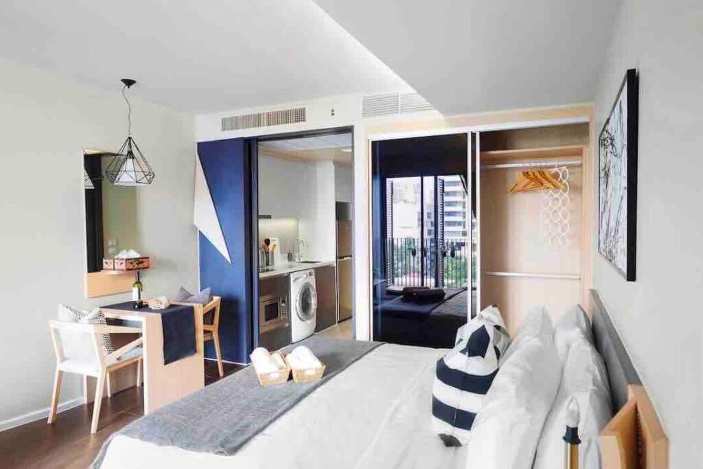 Stylish 1 Bedroom, Nice Pool,Bts Asok, Sukhumvit 曼谷 外观 照片